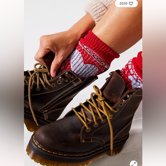 American Trench Heart Cable Knit Socks - Picture 2 of 4